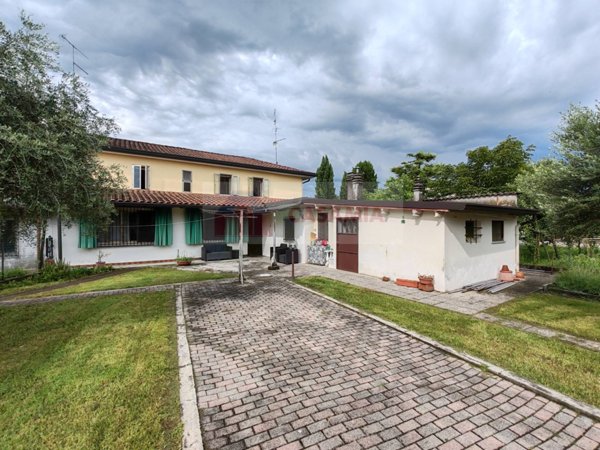 casa indipendente in vendita ad Oderzo in zona Rustignè
