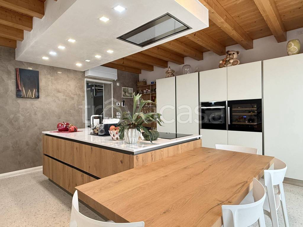 casa indipendente in vendita ad Oderzo in zona Camino