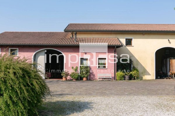 locale commerciale in vendita ad Ormelle in zona Roncadelle