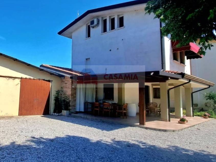 casa indipendente in vendita ad Ormelle in zona Roncadelle