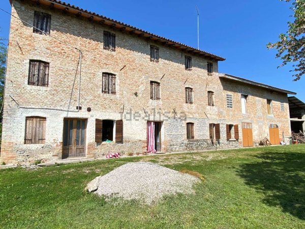 pentavano in vendita ad Ormelle in zona Tempio
