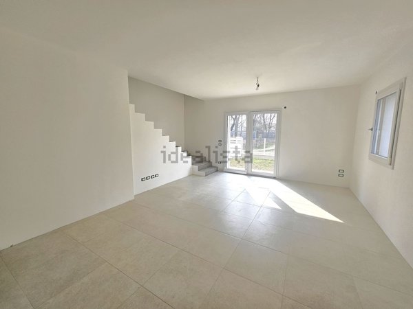 pentavano in vendita a Paese