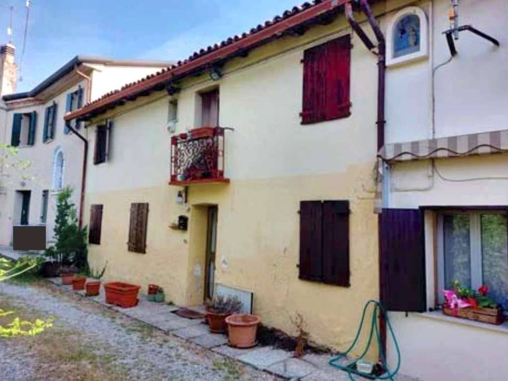 appartamento in vendita a Paese in zona Castagnole