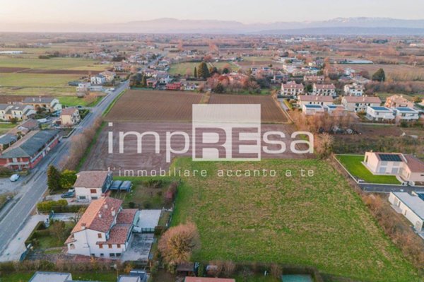 terreno agricolo in vendita a Paese in zona Castagnole