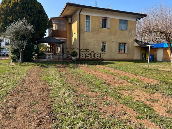 casa indipendente in vendita a Paese