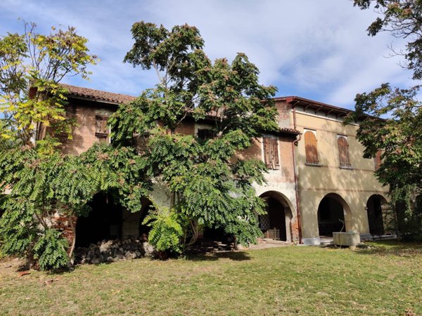 casa indipendente in vendita a Paese in zona Padernello