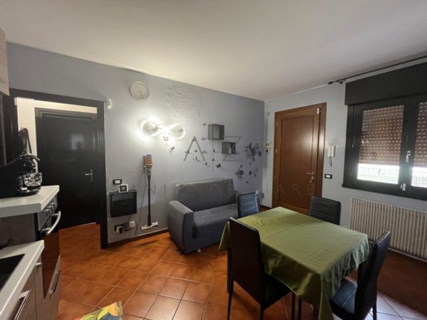appartamento in vendita a Paese in zona Padernello