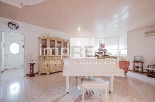 casa indipendente in vendita a Paese in zona Postioma