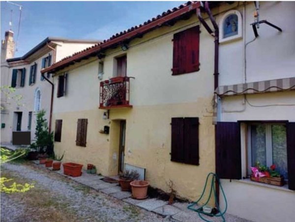 appartamento in vendita a Paese in zona Castagnole