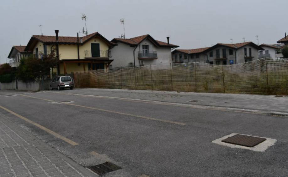 terreno edificabile in vendita a Paese