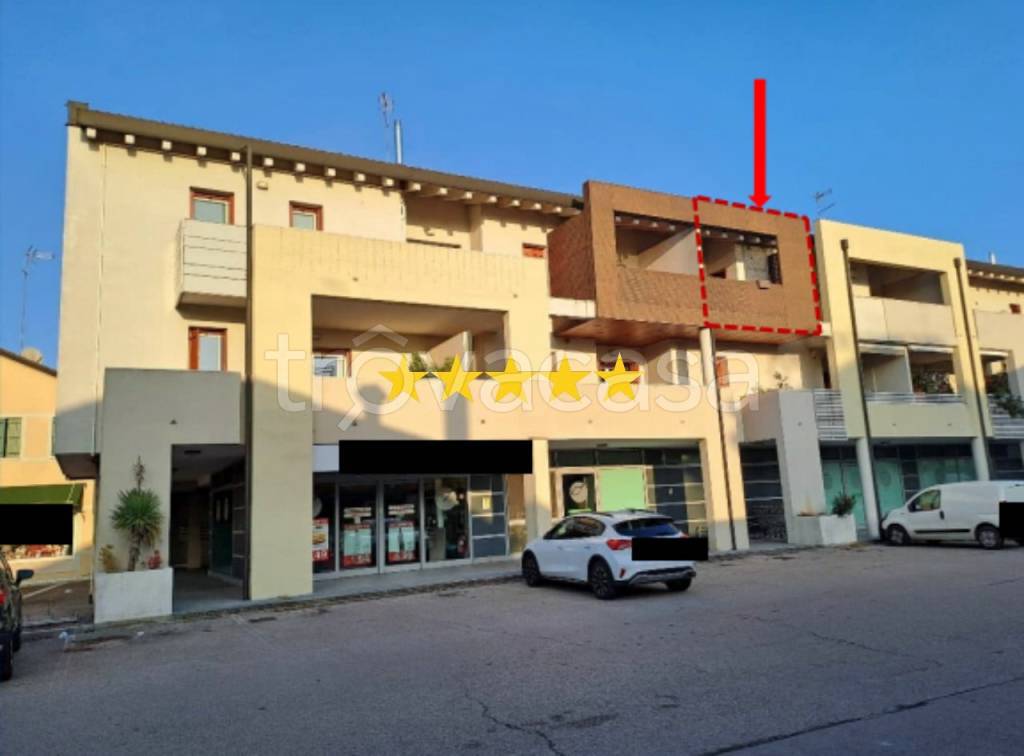 appartamento in vendita a Paese in zona Padernello