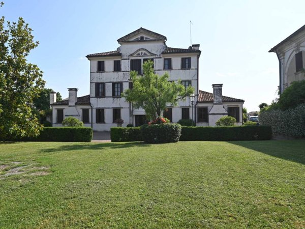 casa indipendente in vendita a Paese in zona Castagnole