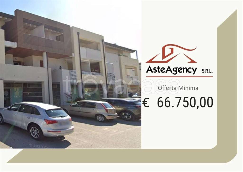 appartamento in vendita a Paese in zona Padernello