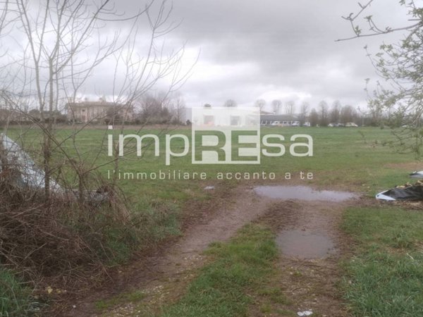 terreno edificabile in vendita a Paese in zona Padernello