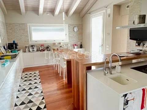 casa indipendente in vendita a Paese in zona Padernello