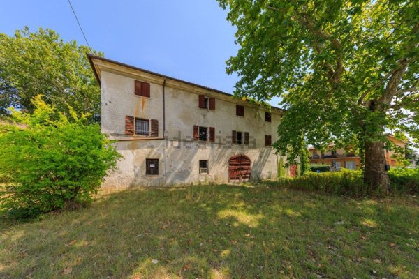 locale di sgombero in vendita a Paese