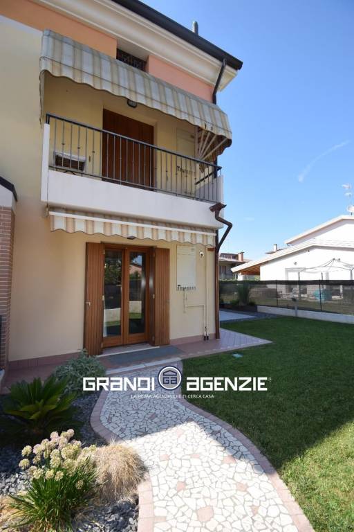 appartamento in vendita a Paese in zona Padernello