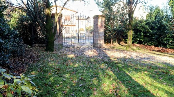 casa indipendente in vendita a Paese in zona Castagnole