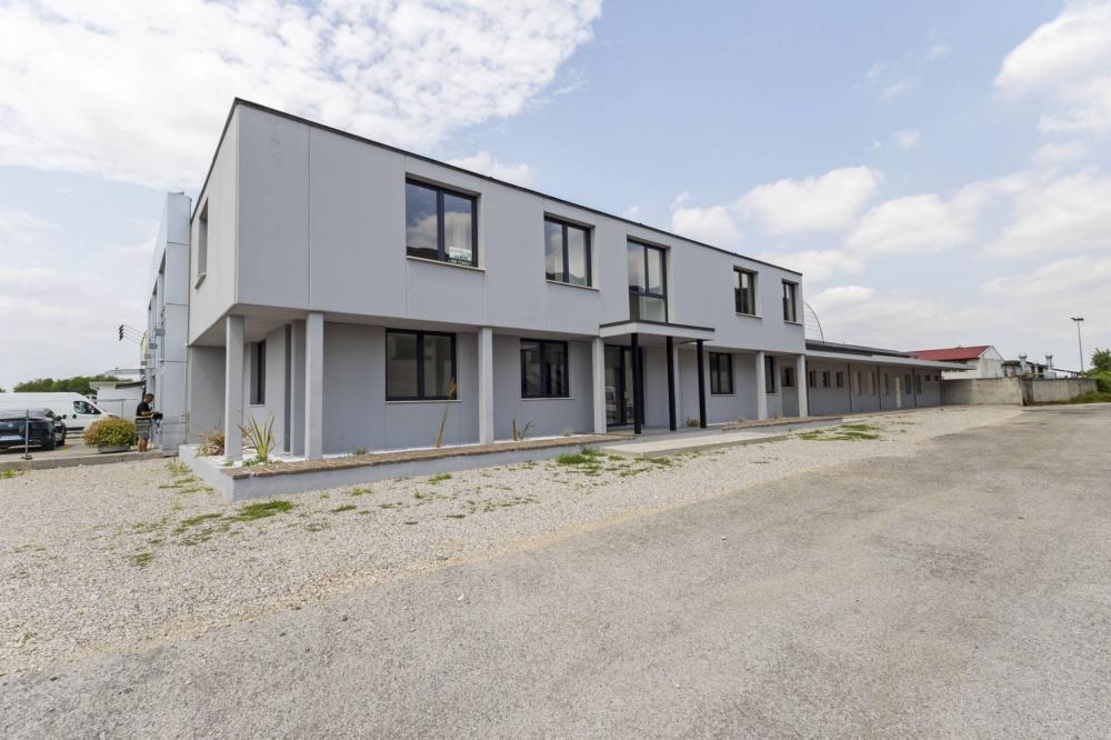 ufficio in vendita a Paese in zona Castagnole