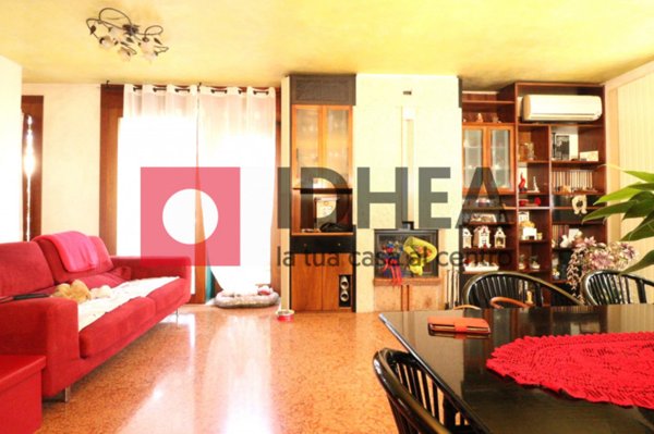 casa indipendente in vendita a Paese