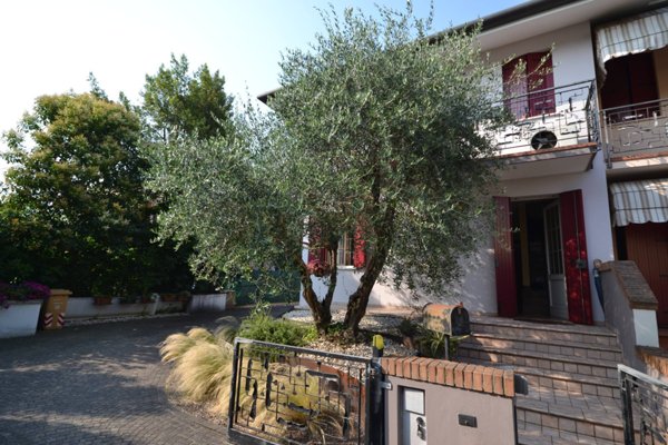 casa indipendente in vendita a Paese in zona Castagnole