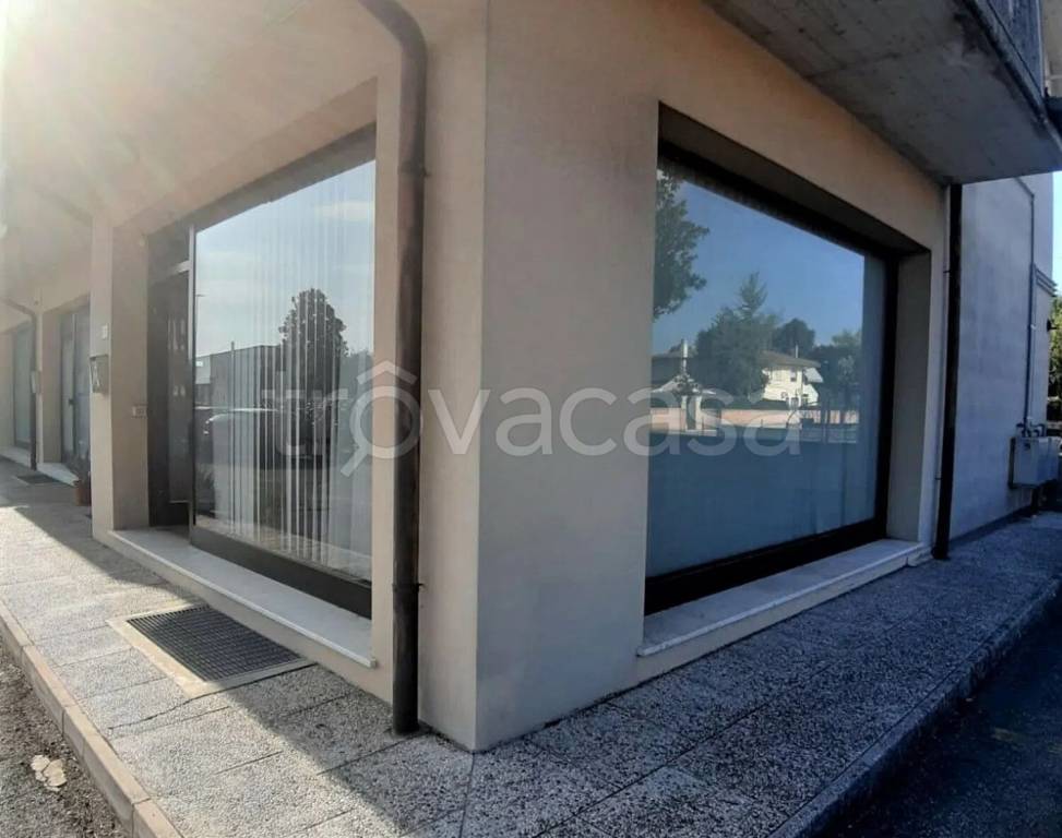 ufficio in vendita a Paese in zona Postioma