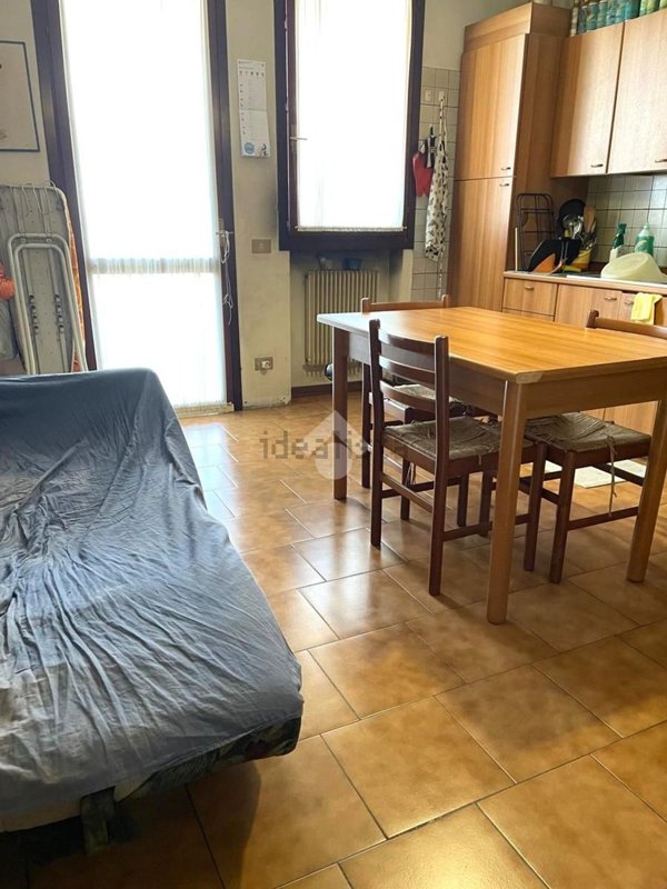 appartamento in vendita a Paese in zona Castagnole
