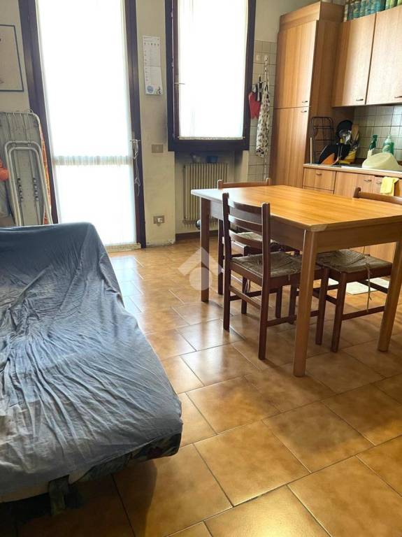 appartamento in vendita a Paese in zona Castagnole