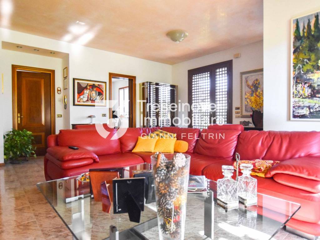 casa indipendente in vendita a Paese in zona Castagnole