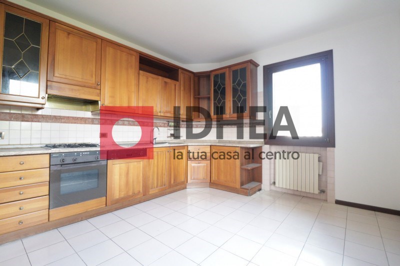 appartamento in vendita a Paese in zona Castagnole