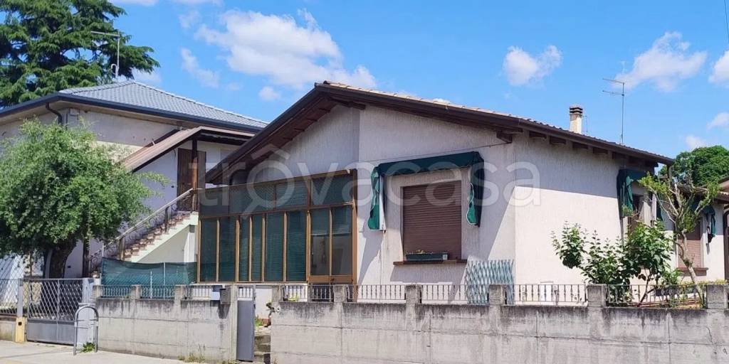 casa indipendente in vendita a Paese