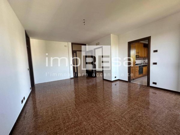 casa indipendente in vendita a Paese in zona Castagnole