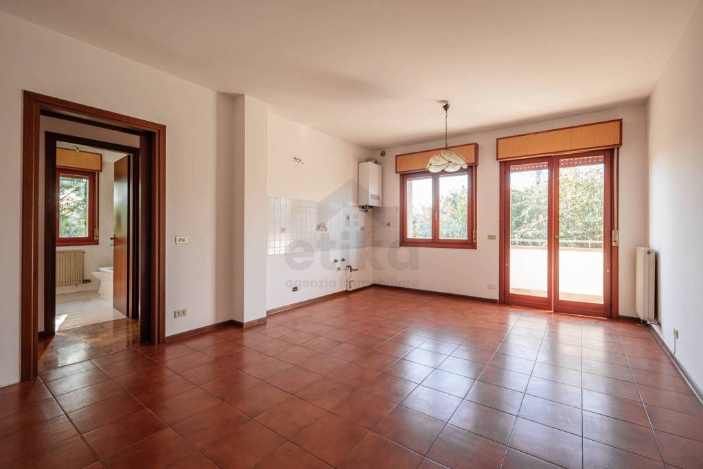 appartamento in vendita a Paese in zona Castagnole