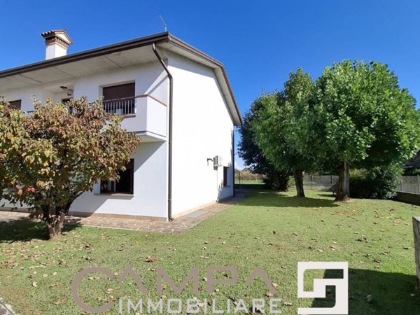 casa indipendente in vendita a Paese in zona Padernello
