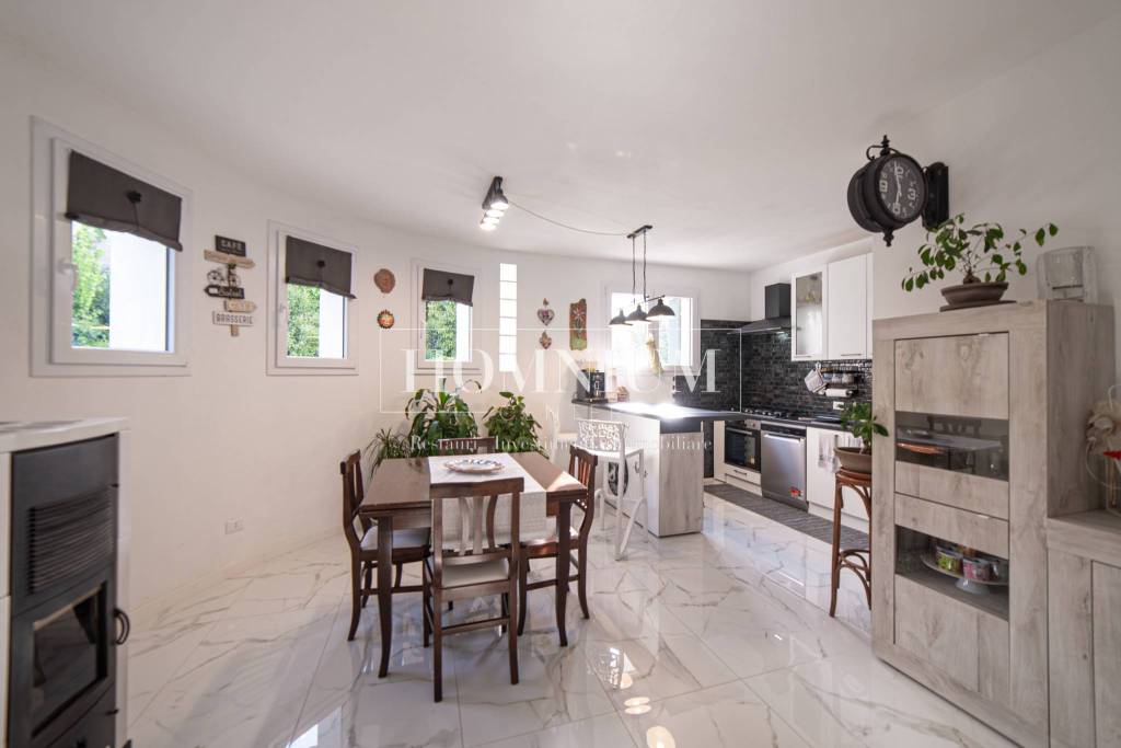 appartamento in vendita a Paese in zona Postioma