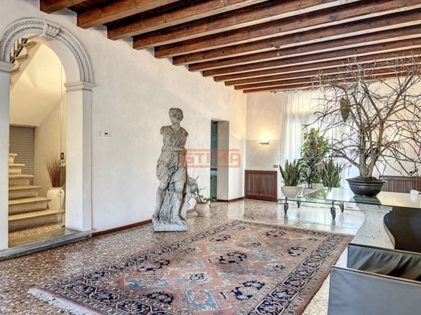 casa indipendente in vendita a Paese in zona Castagnole