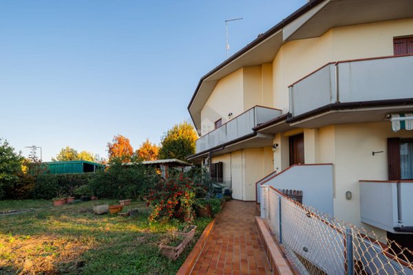 casa indipendente in vendita a Paese in zona Castagnole