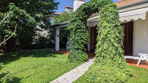 casa indipendente in vendita a Paese in zona Postioma