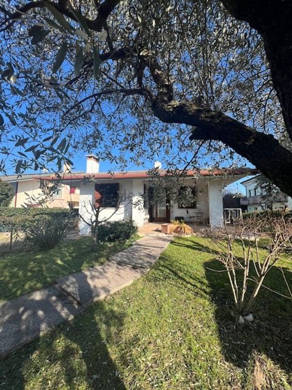 casa indipendente in vendita a Paese