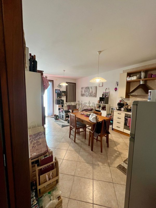 appartamento in vendita a Paese in zona Castagnole