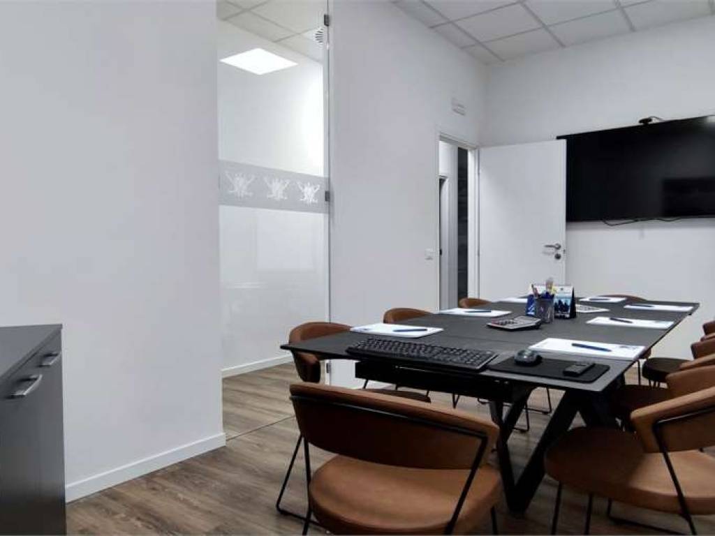 ufficio in vendita a Paese