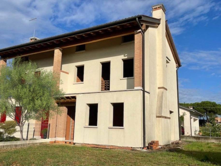 casa indipendente in vendita a Paese in zona Padernello
