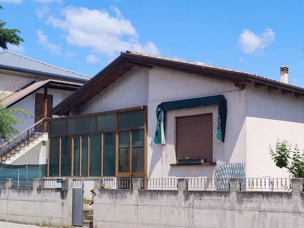 casa indipendente in vendita a Paese