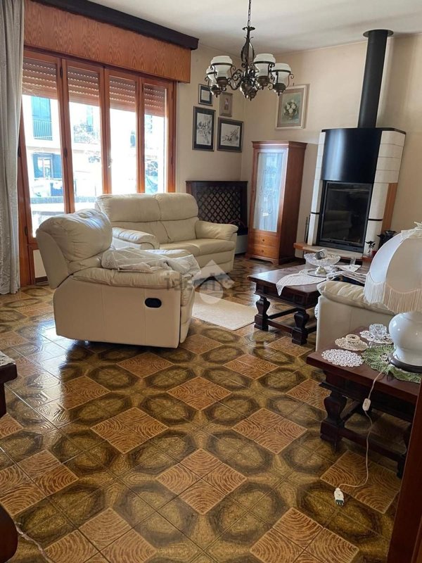 casa indipendente in vendita a Paese in zona Padernello