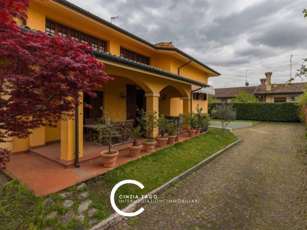 casa indipendente in vendita a Paese