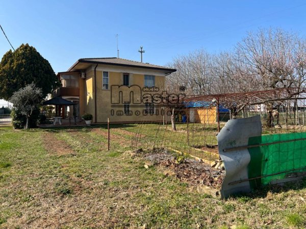 casa indipendente in vendita a Paese