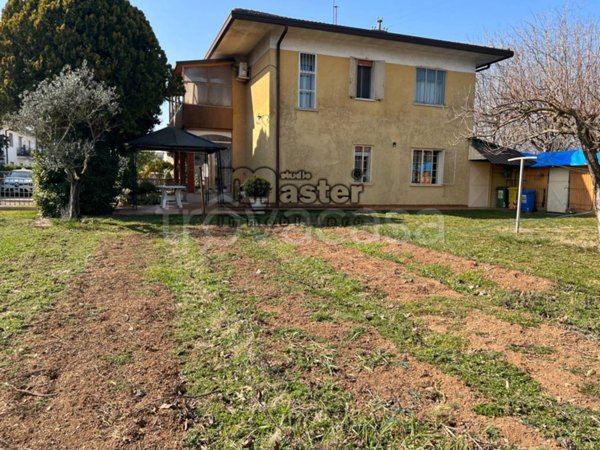 casa indipendente in vendita a Paese