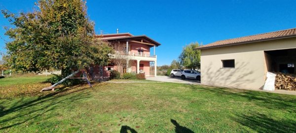 casa indipendente in vendita a Paese in zona Padernello