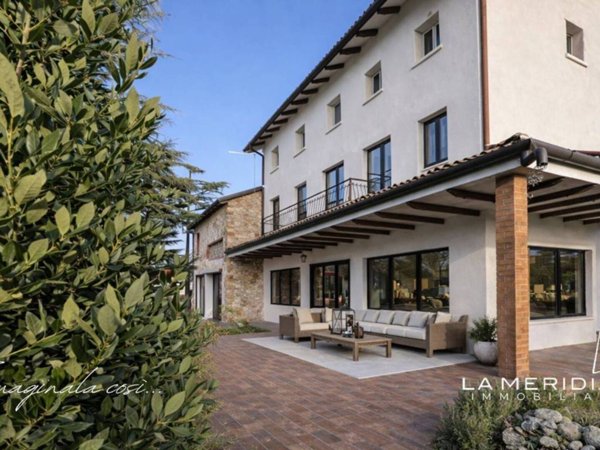 casa indipendente in vendita a Paese in zona Castagnole