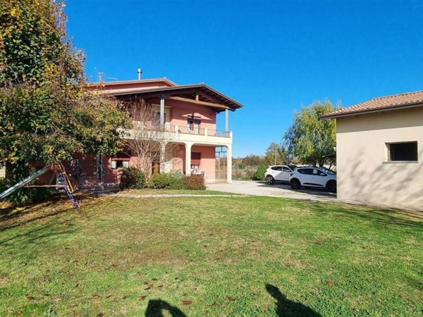 casa indipendente in vendita a Paese in zona Padernello